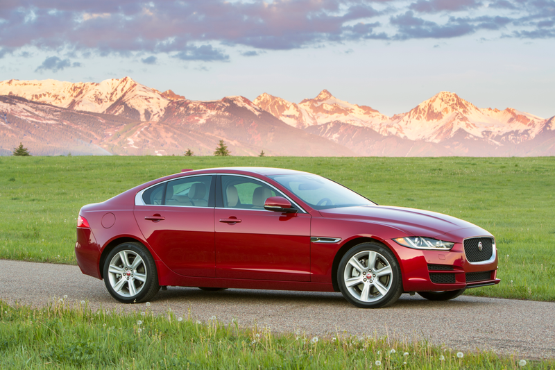 Illustration for article titled The 2017 Jaguar XE Is Good But Definitely Not The Best